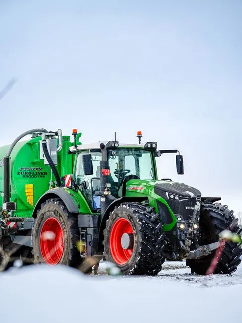 1) Utilisez un gyrophare pour votre tracteur : indispensable pour la visibilité et la conformité