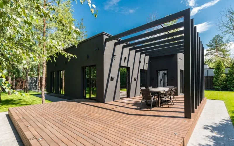 Pergola : quel matériau choisir, bois ou aluminium ?